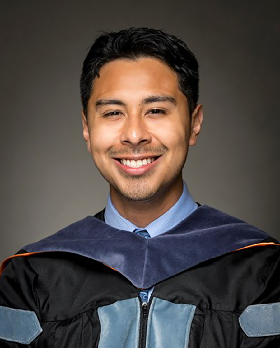 Luis Chavez, DVM