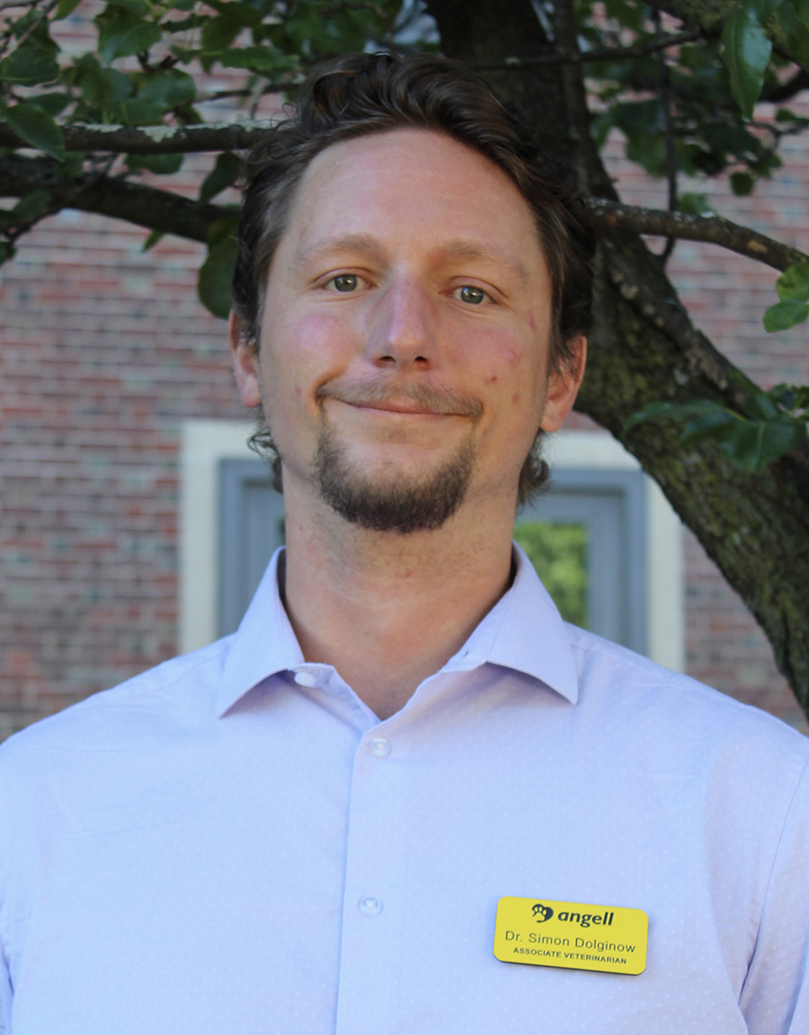 Simon Dolginow, DVM